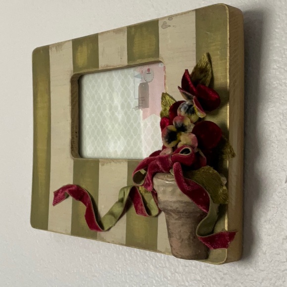 Vintage Picture Frame - Picture 3 of 7